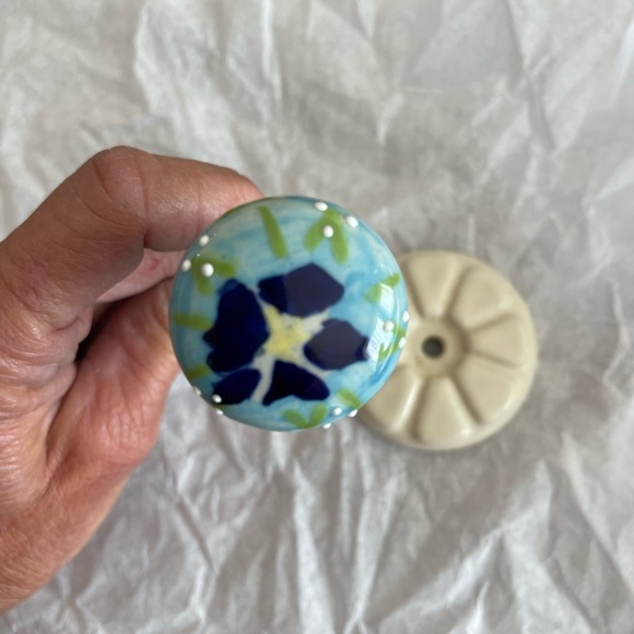 Anthropolgie cabinet knobs - Picture 3 of 8